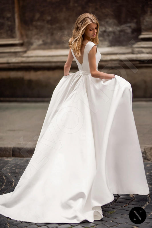 Mareta A-line Boat/Bateau Milk Wedding dress