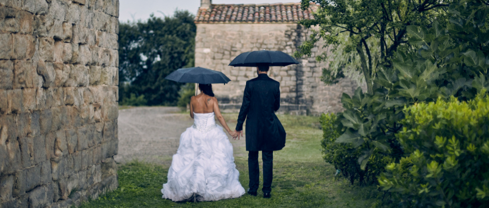 6 reasons to be happy about rain on your wedding day