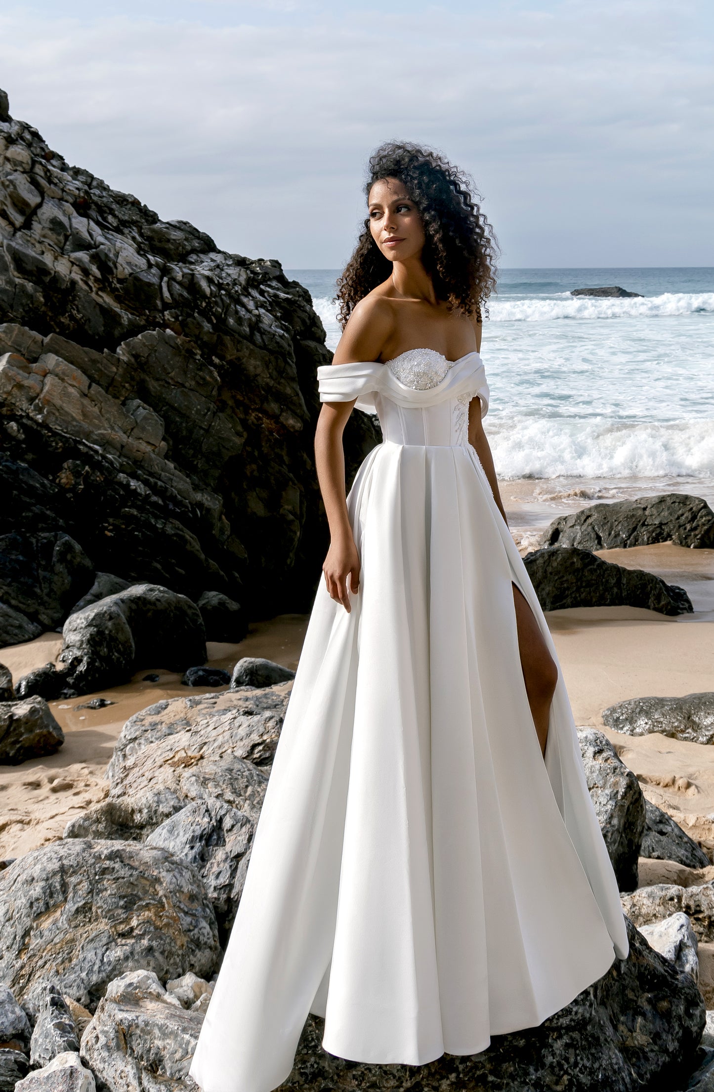 Astras A-line  Off-shoulder/Drop shoulders Milk Wedding dress