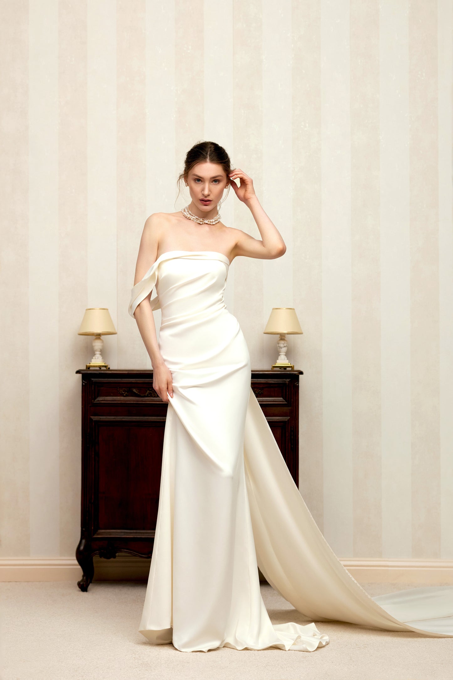 Ariellis Trumpet/Mermaid Straight across Milk Wedding dress
