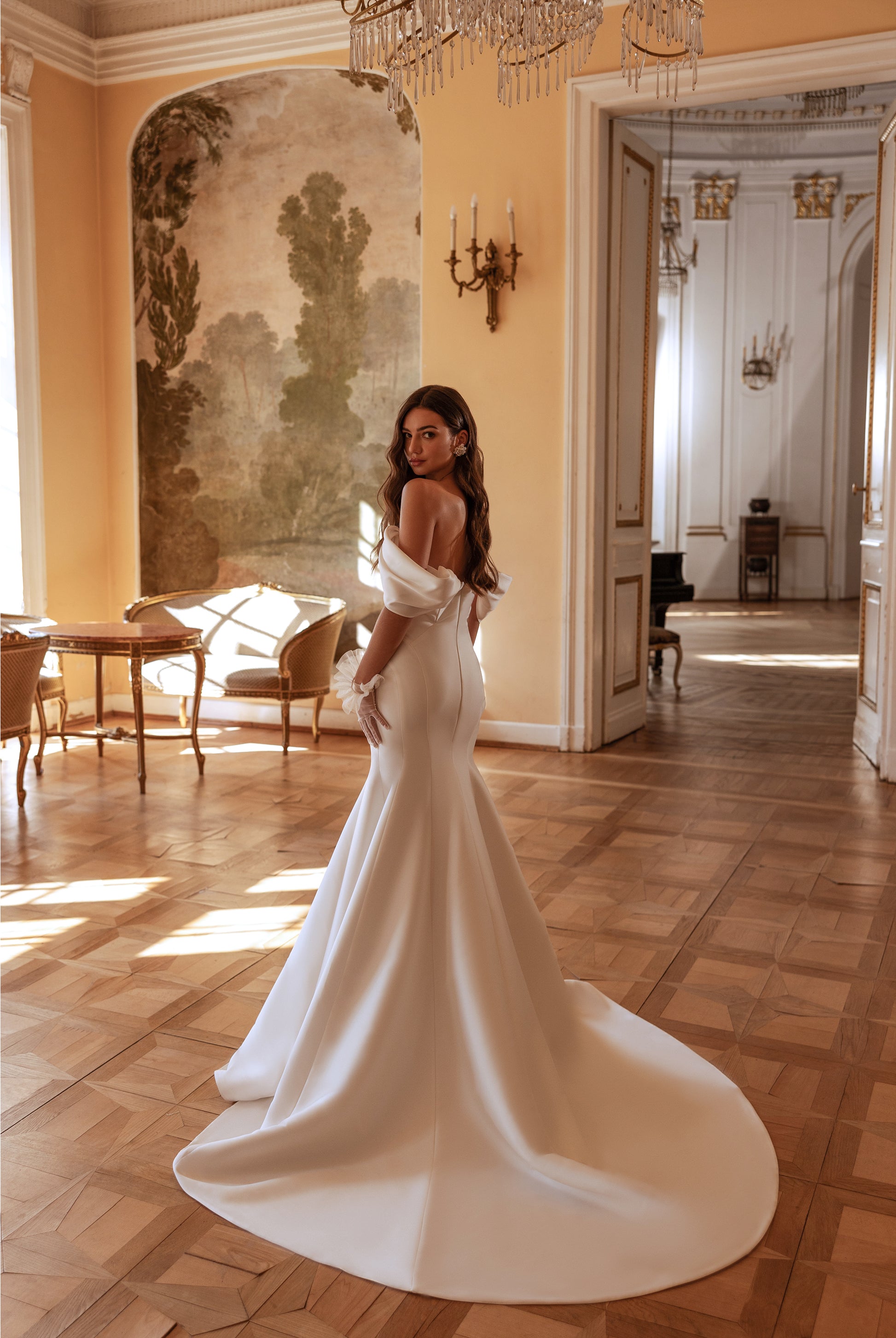 Alfonsain Trumpet/Mermaid Straight across Ivory Wedding dress