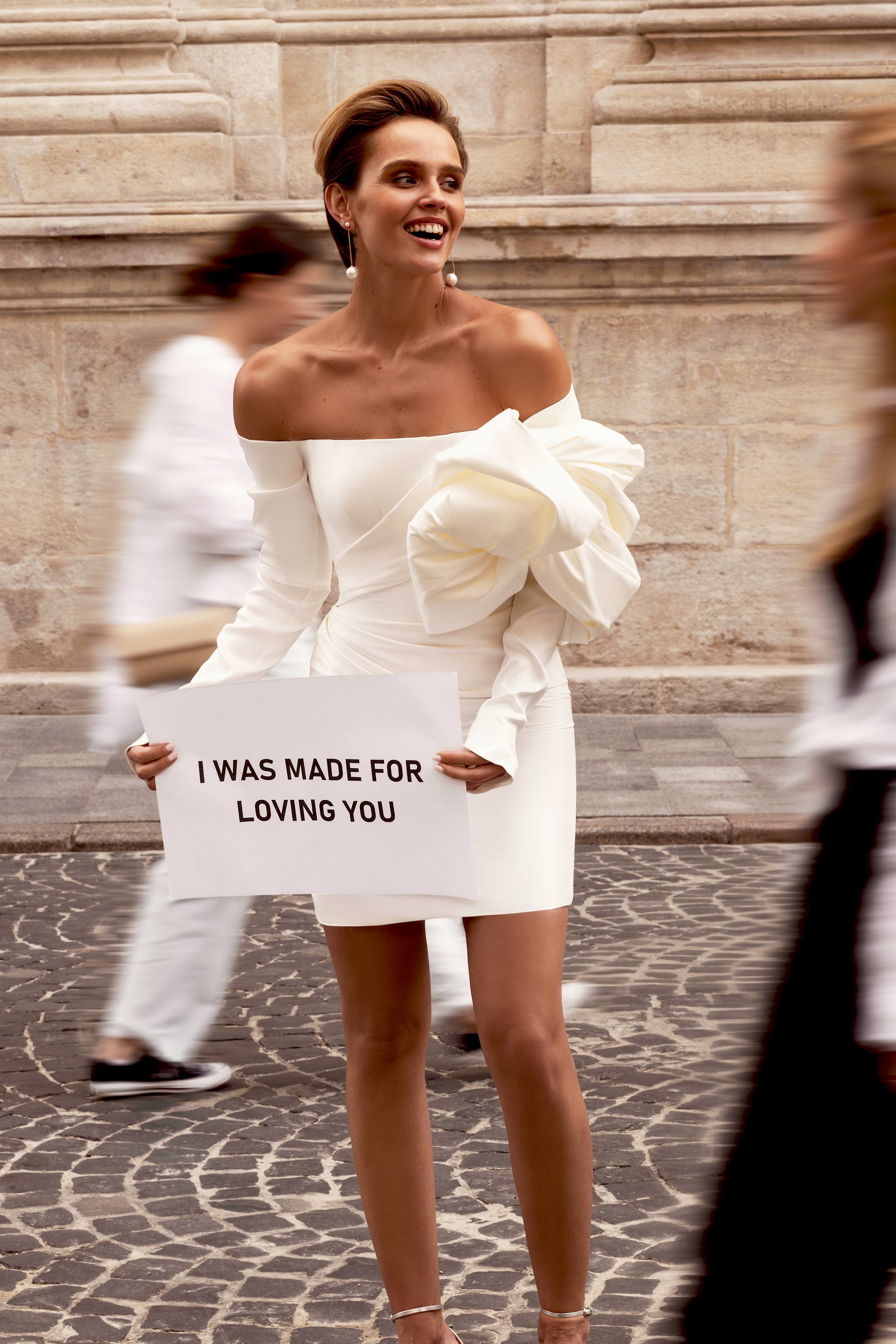 Amela Sheat Straight Across Milk Wedding dress