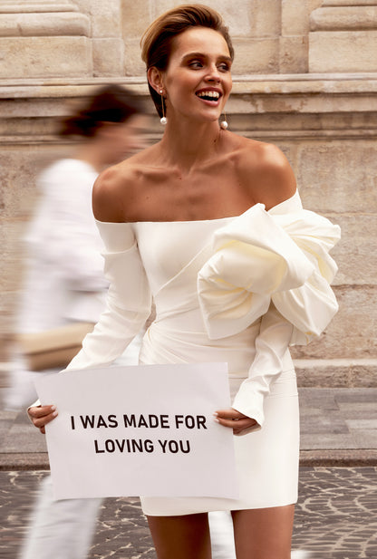 Amela Sheat Straight Across Milk Wedding dress