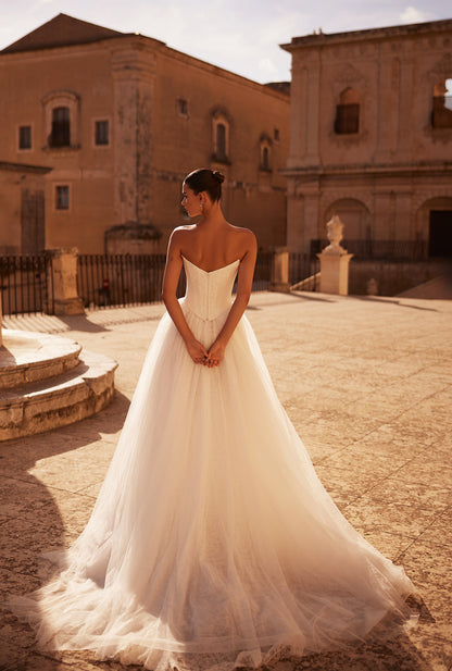 Jacline Lush A-line Straight across Milk Wedding dress