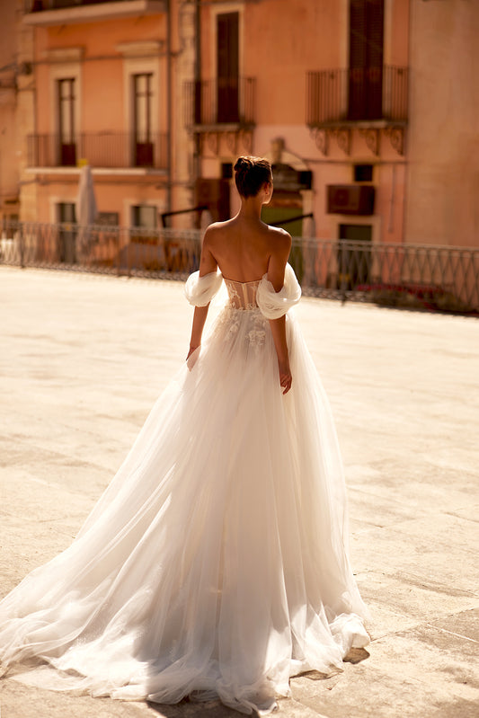 Arnella A-line Sweetheart Milk Wedding dress