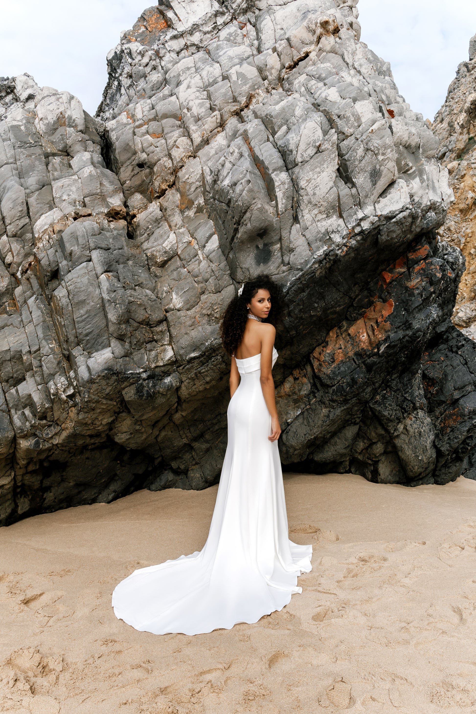 Dora Trumpet/Mermaid Straight across Milk Wedding dress