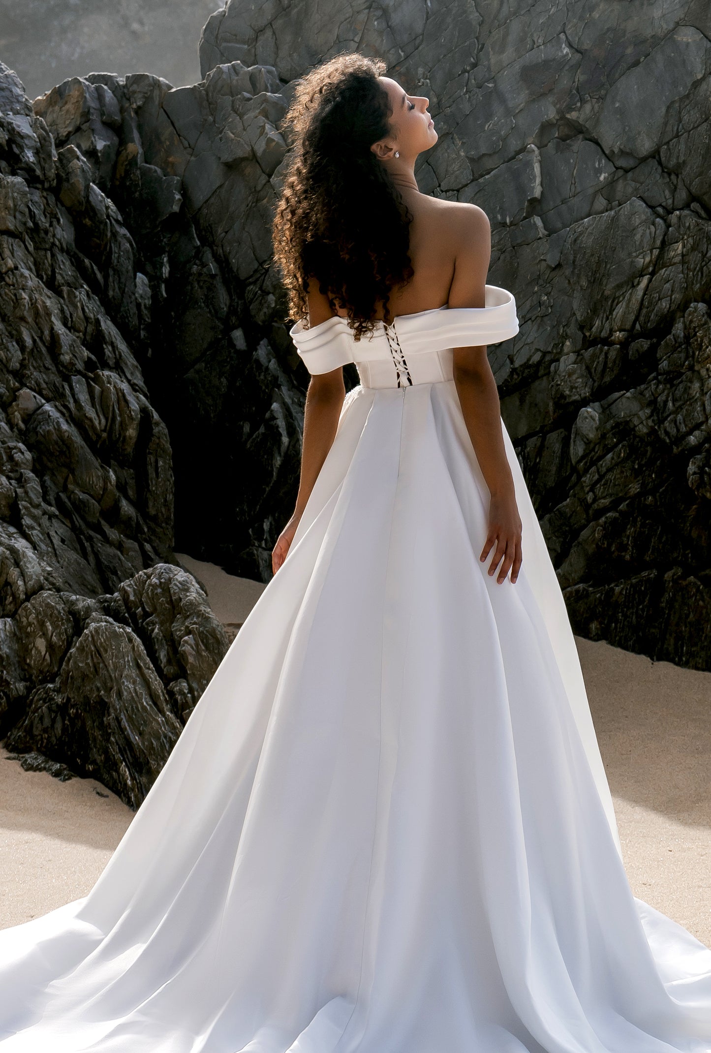 Astras A-line  Off-shoulder/Drop shoulders Milk Wedding dress