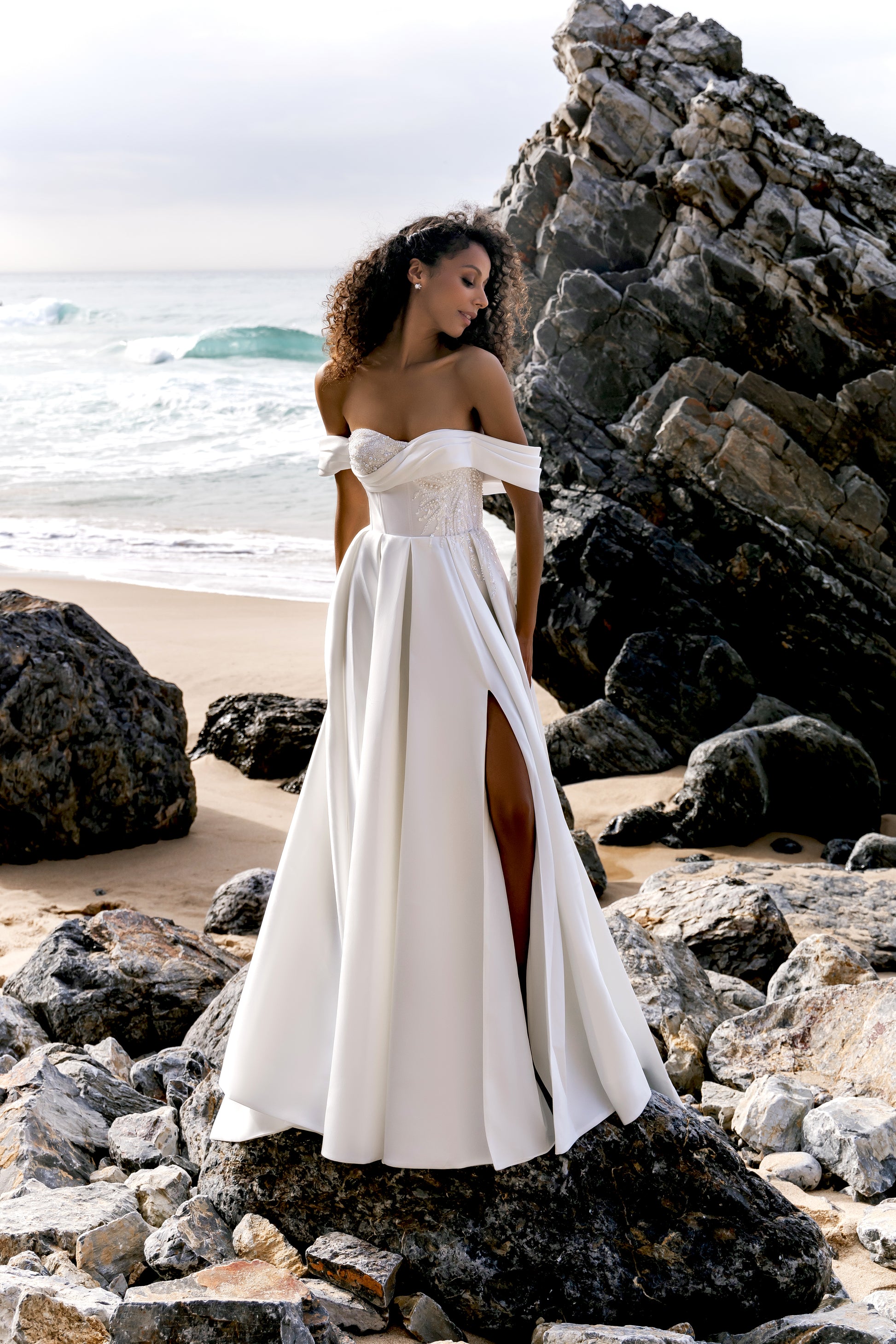 Astras A-line  Off-shoulder/Drop shoulders Milk Wedding dress
