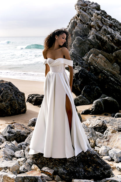 Astras A-line  Off-shoulder/Drop shoulders Milk Wedding dress