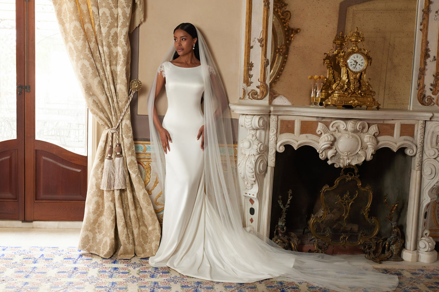 Azure Trumpet/Mermaid Boat/Bateau Ivory Wedding dress