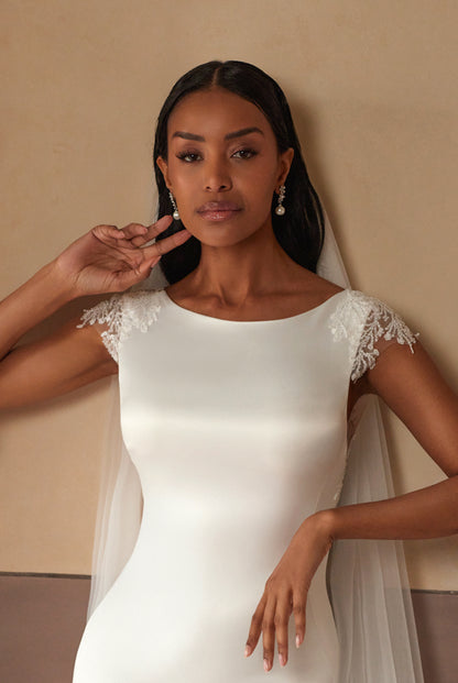 Azure Trumpet/Mermaid Boat/Bateau Ivory Wedding dress