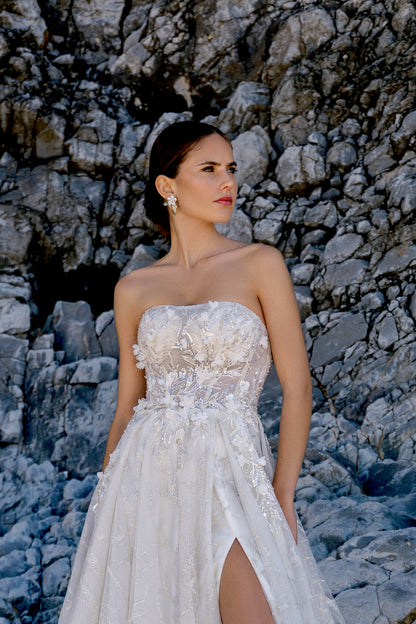 Andreia A-line Straight across Milk Wedding dress