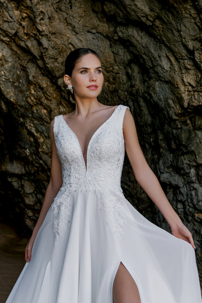 Silvie A-line V-neck Milk Wedding dress