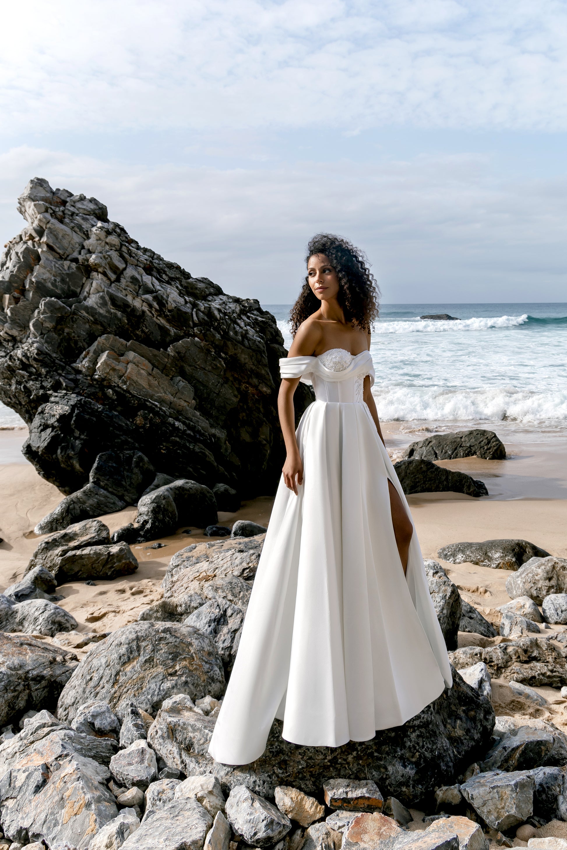 Astras A-line  Off-shoulder/Drop shoulders Milk Wedding dress