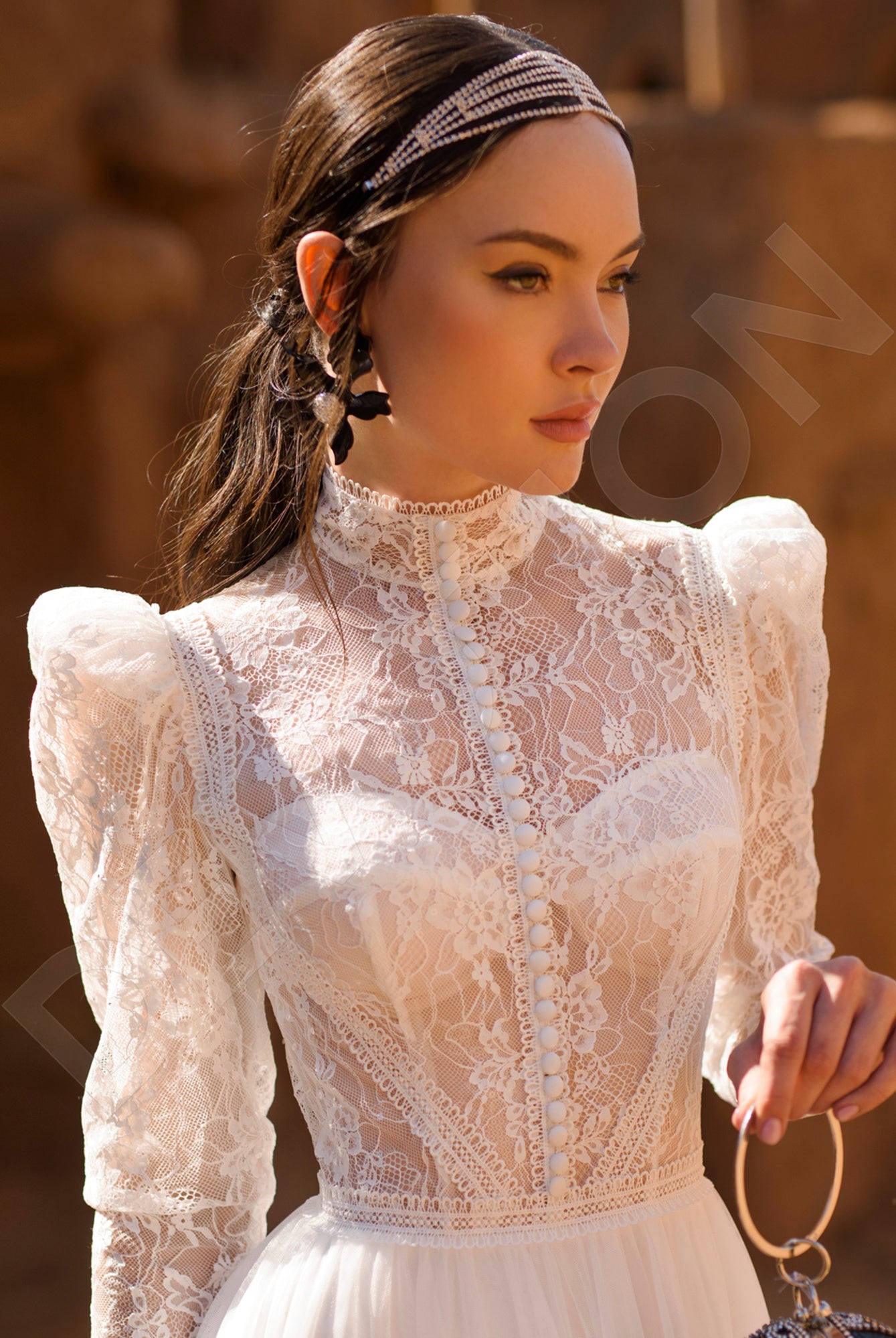 Milusa A-line Hight Neck Off White Wedding dress