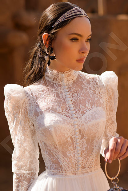 Milusa A-line Hight Neck Off White Wedding dress