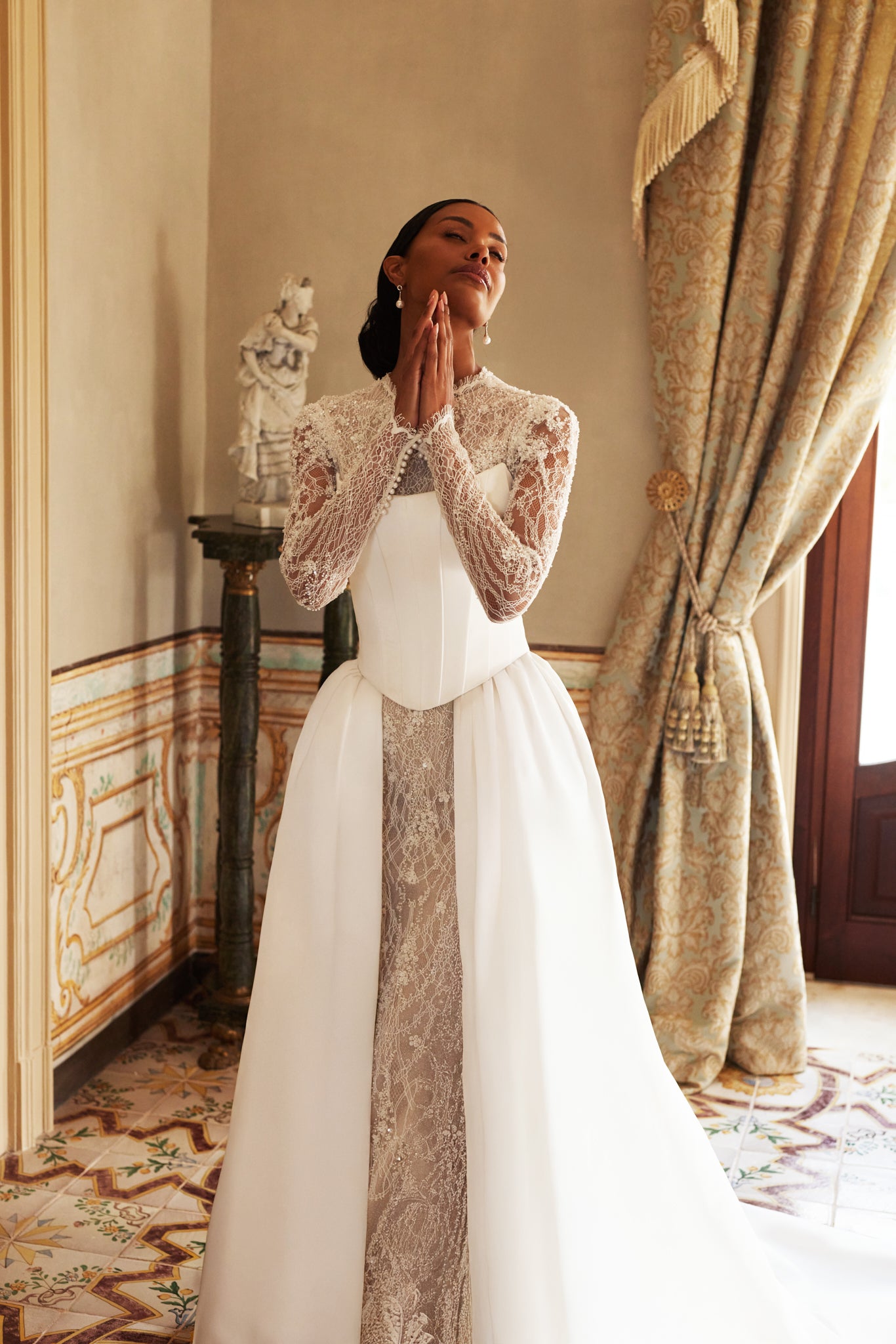 Eloven Two in one High neck Ivory Wedding dress