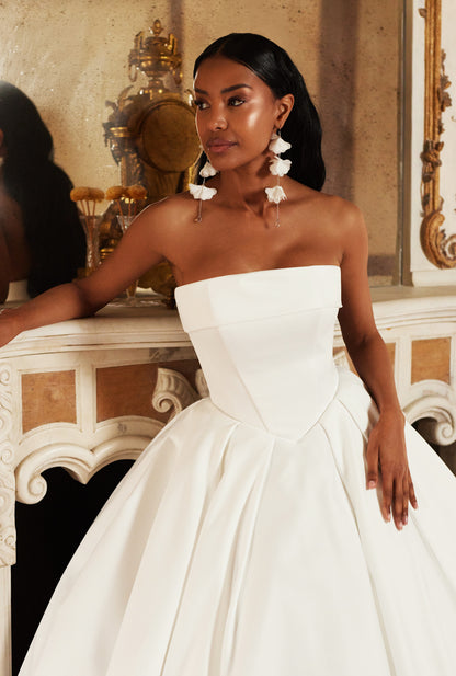 Delphina Princess/Ball Gown Straight across Ivory Wedding dress