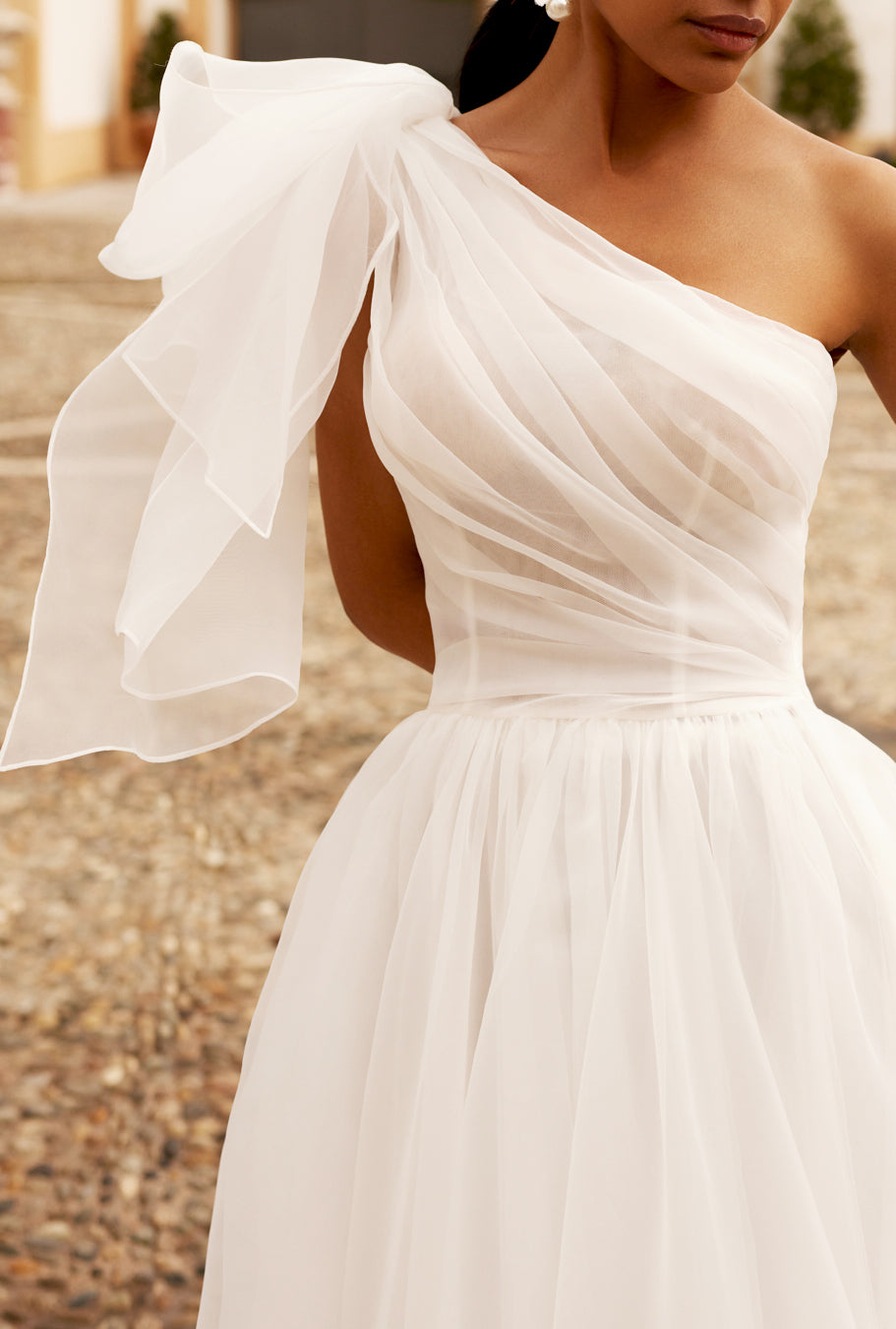 Elmira A-line Asymmetric/One Ivory Wedding dress