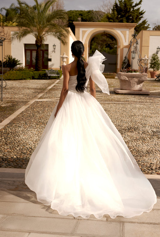 Elmira A-line Asymmetric/One Ivory Wedding dress