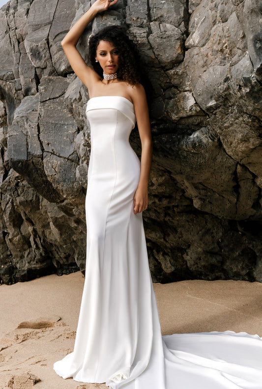 Dora Trumpet/Mermaid Straight across Milk Wedding dress