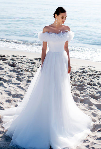 Lasketia A-line Off-shoulder/Drop shoulders Off White Wedding dress