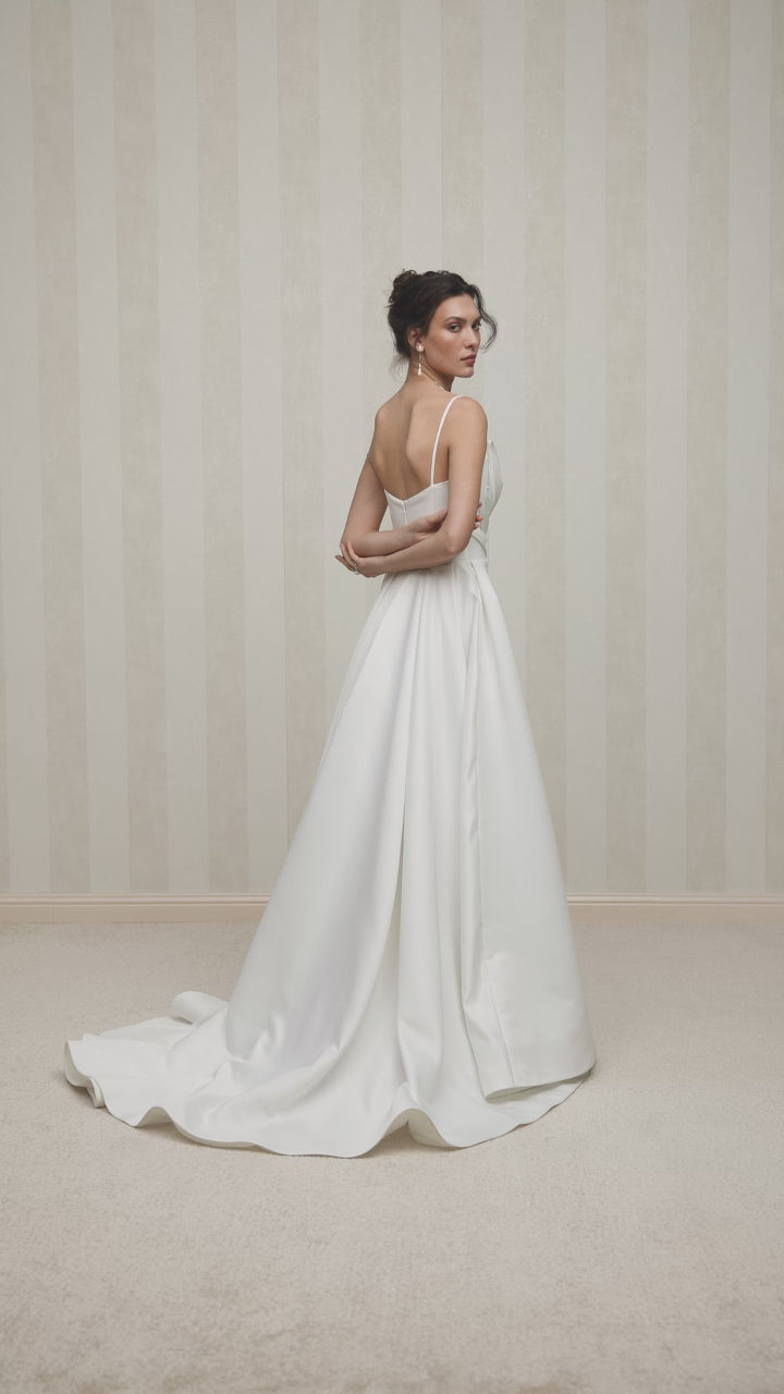 Medina A-line V-neck Milk Wedding dress video