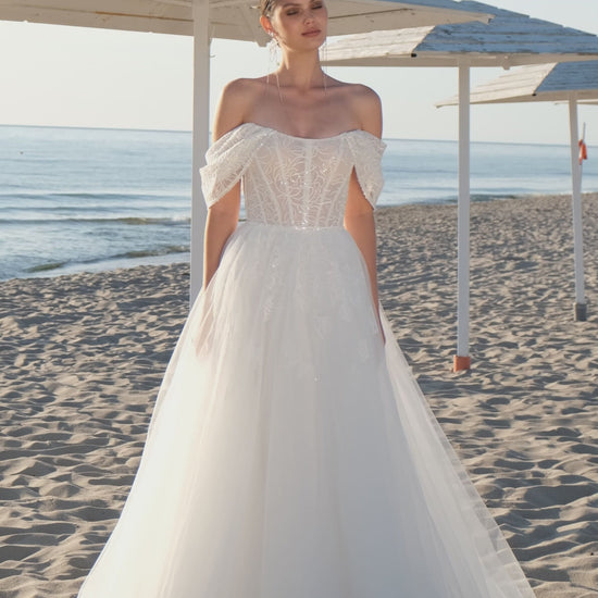 Fila A-line Off-shoulder/Drop shoulders Off White Wedding dress