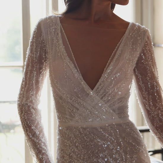 Muse Trumpet/Mermaid Deep V-neck Milk Wedding dress