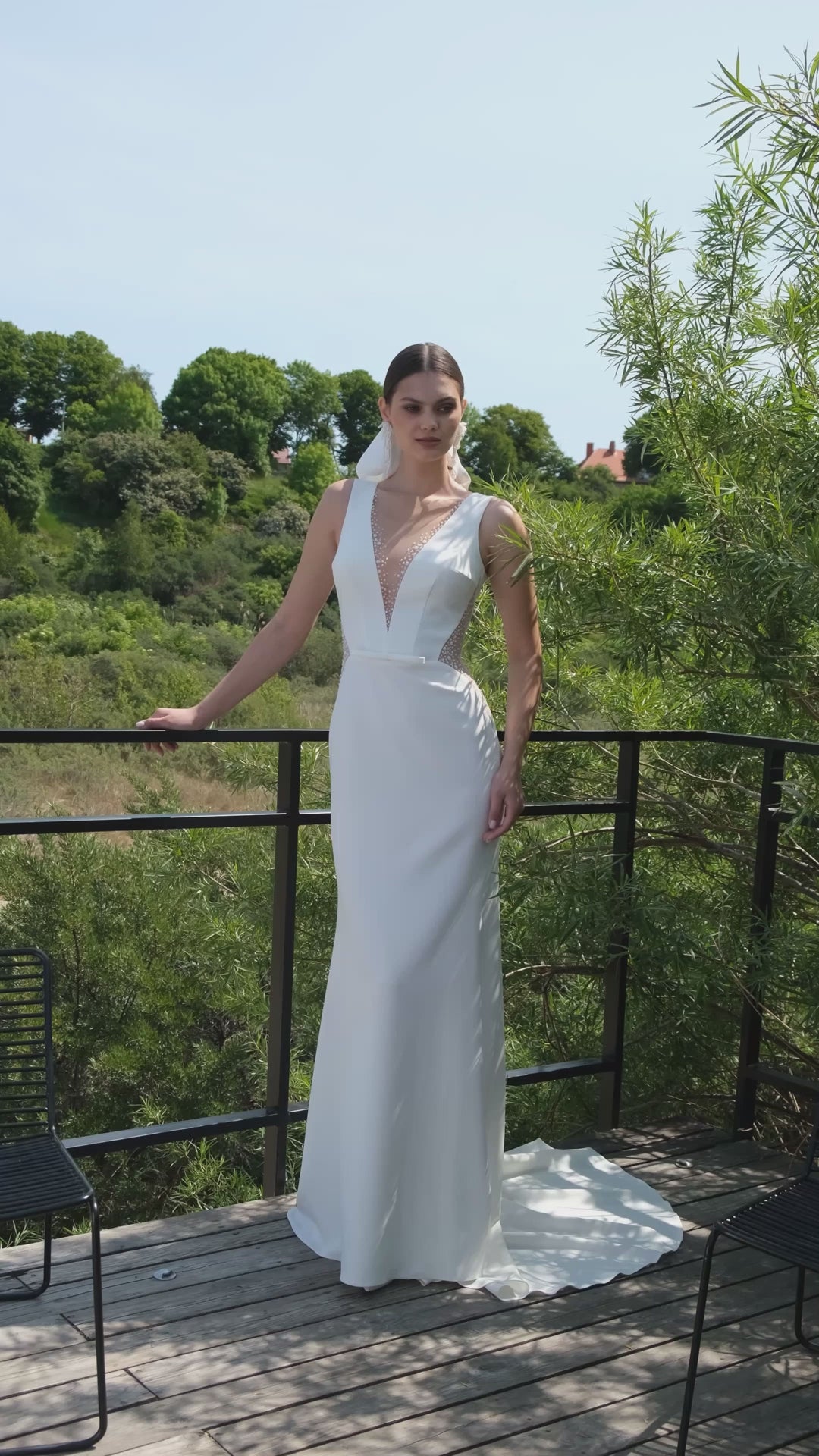 Brintia Trumpet/Mermaid Deep V-neck Off White Wedding dress