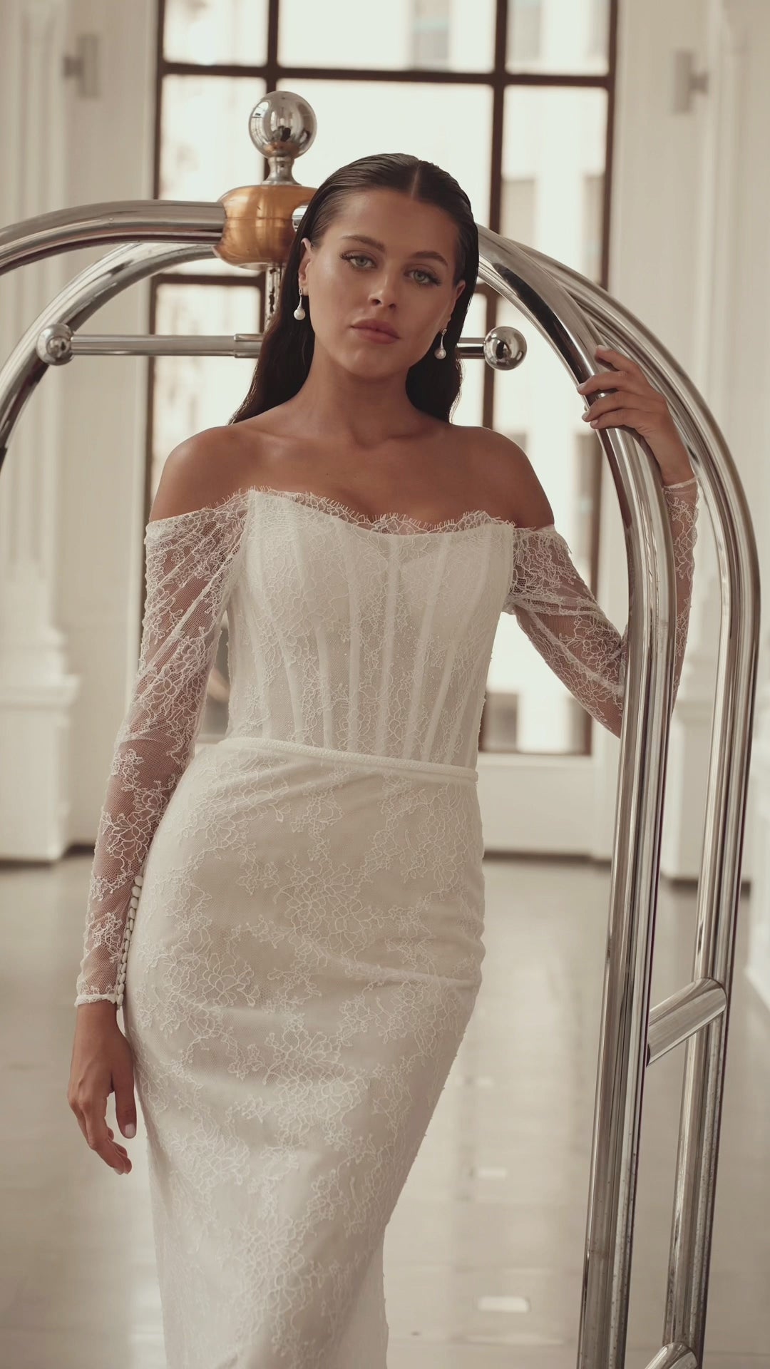 Thea Two in One Off-shoulder/Drop shoulders Ivory Wedding dress video
