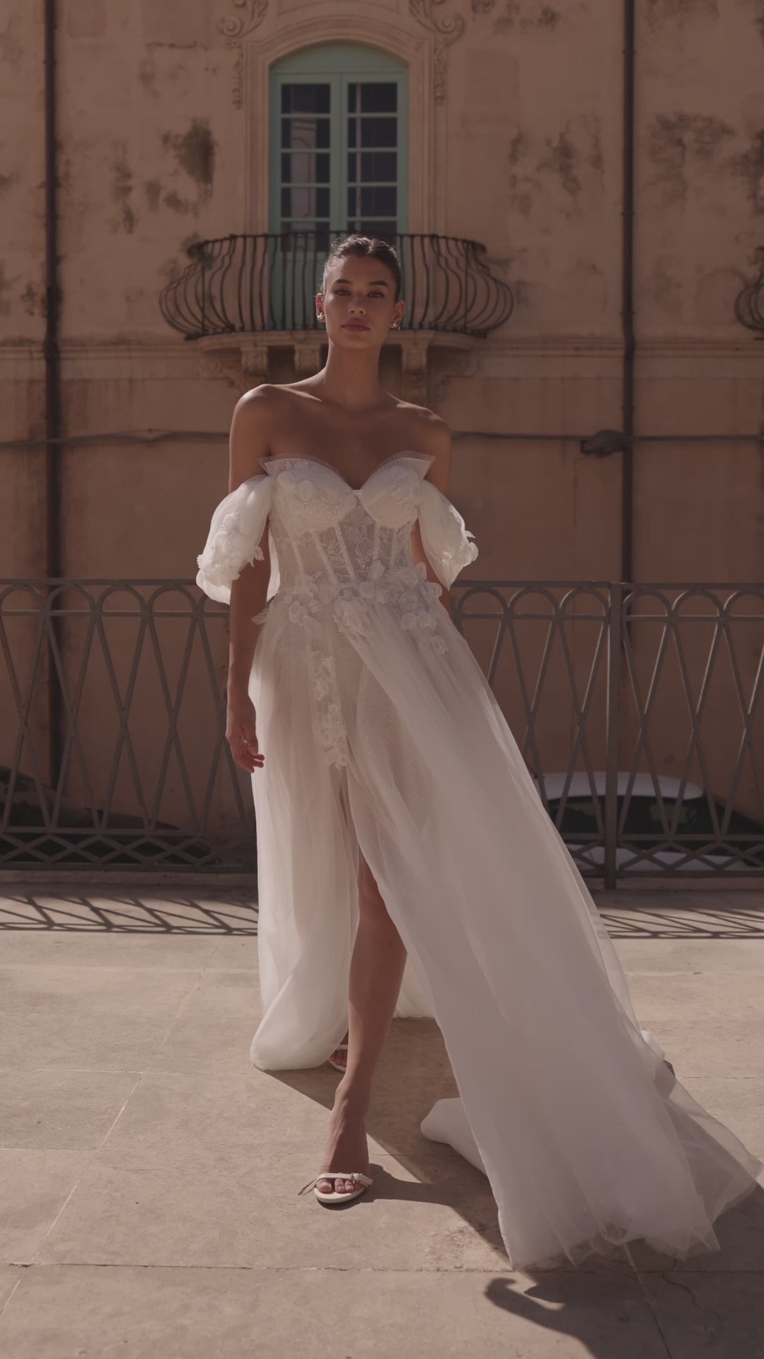Arnella A-line Sweetheart Milk Wedding dress video