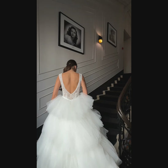 Betsy Trumpet/Mermaid V-neck Ivory Wedding dress