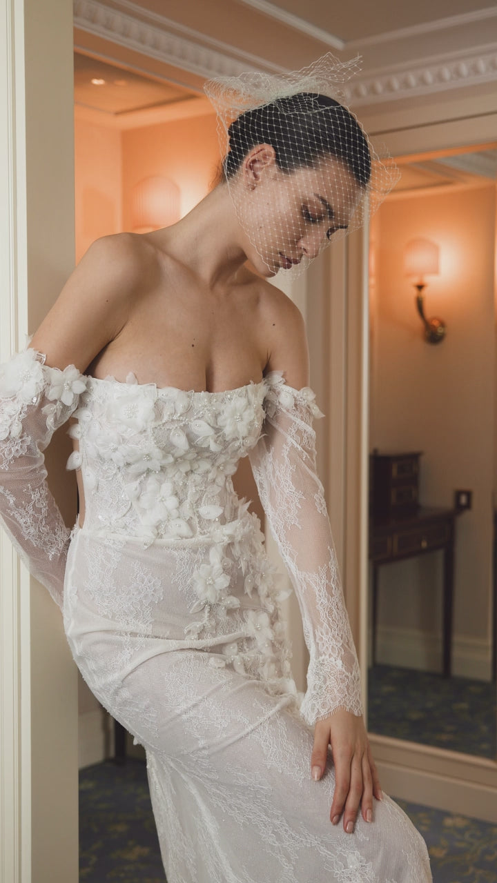 Milinda Trumpet/Mermaid Off-shoulder/Drop shoulders Milk Wedding dress video