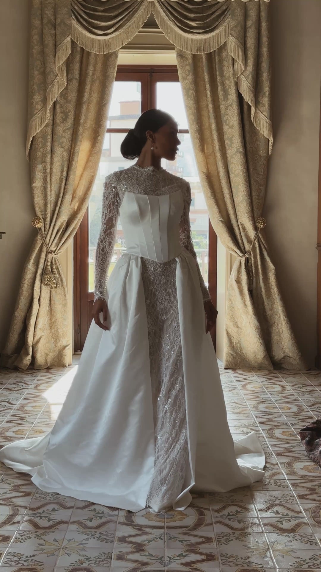 Eloven Two in one High neck Ivory Wedding dress