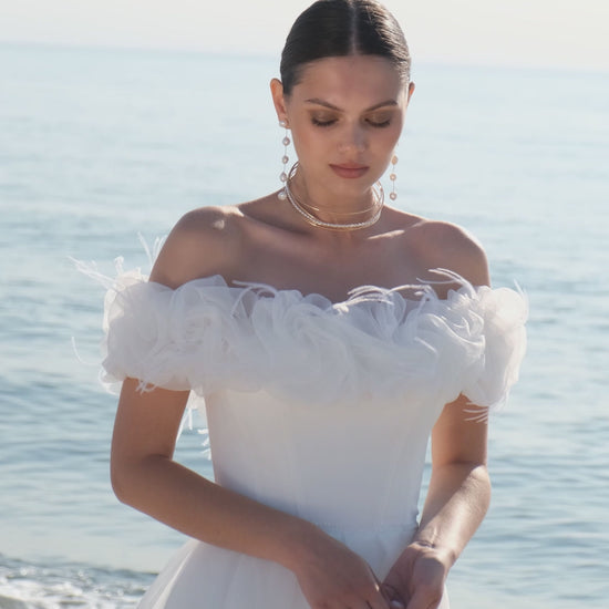 Lasketia A-line Off-shoulder/Drop shoulders Off White Wedding dress