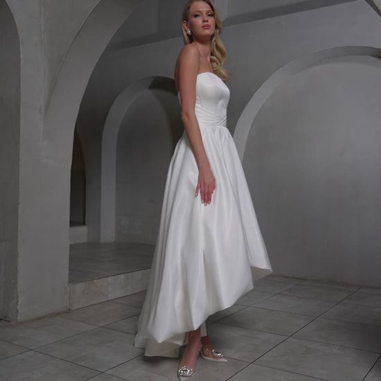 Virsavie A-line Straight across Milk Wedding dress