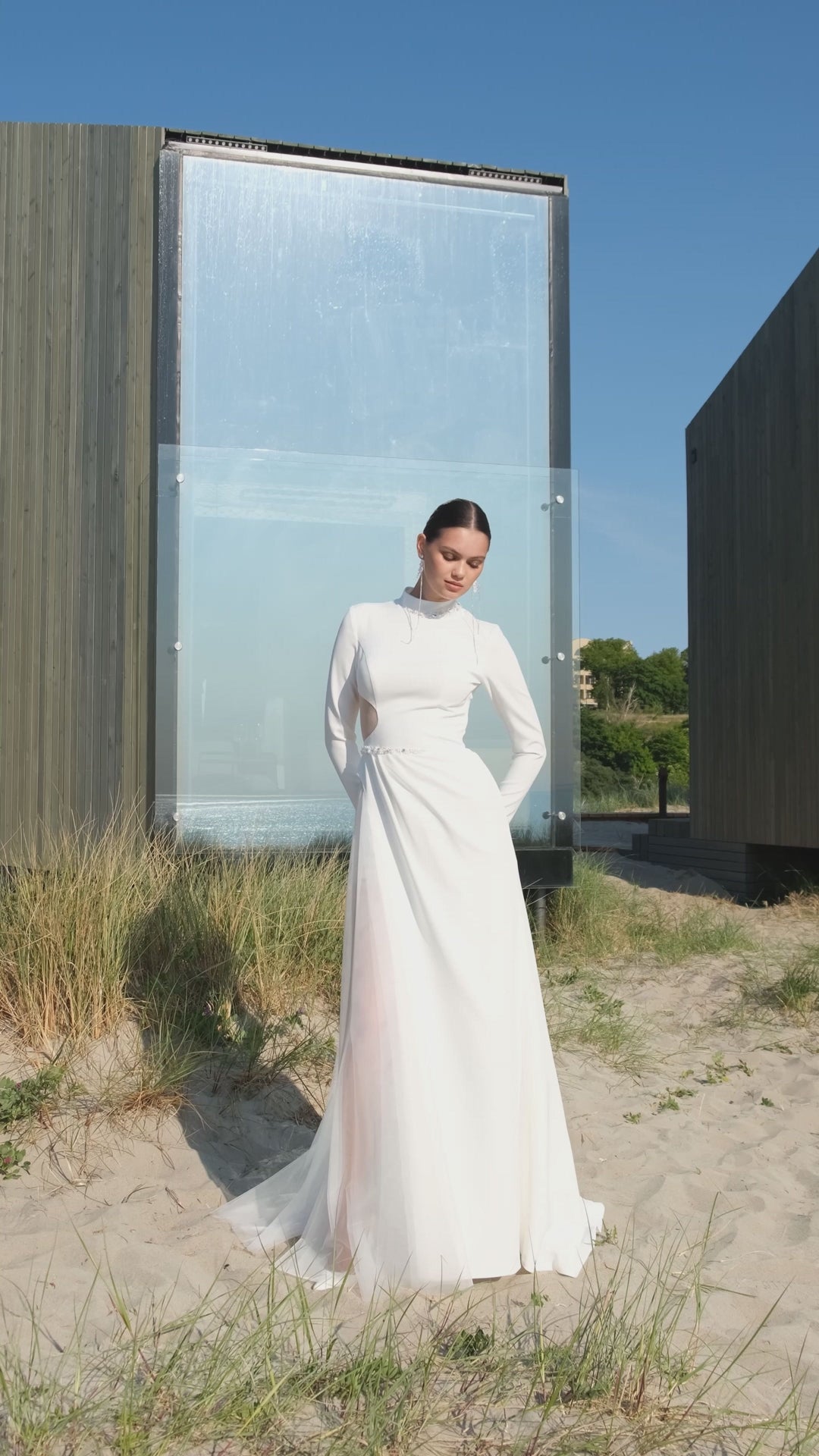 Naisi A-line High neck Off White Wedding dress