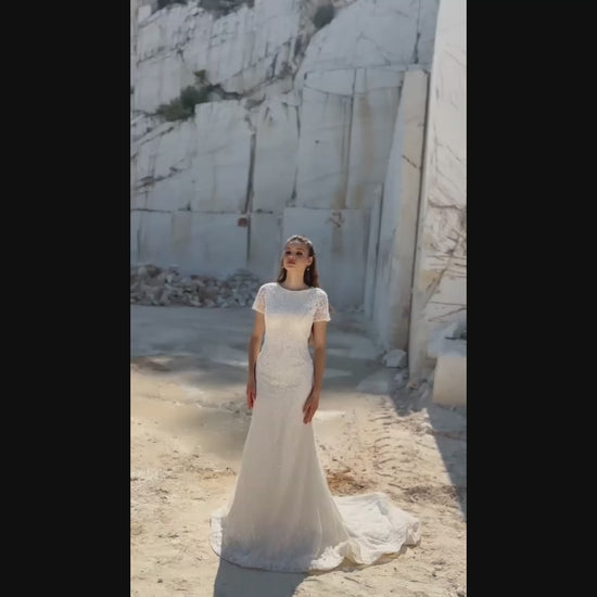 Erin Trumpet/Mermaid Boat Ivory/Nude Wedding dress