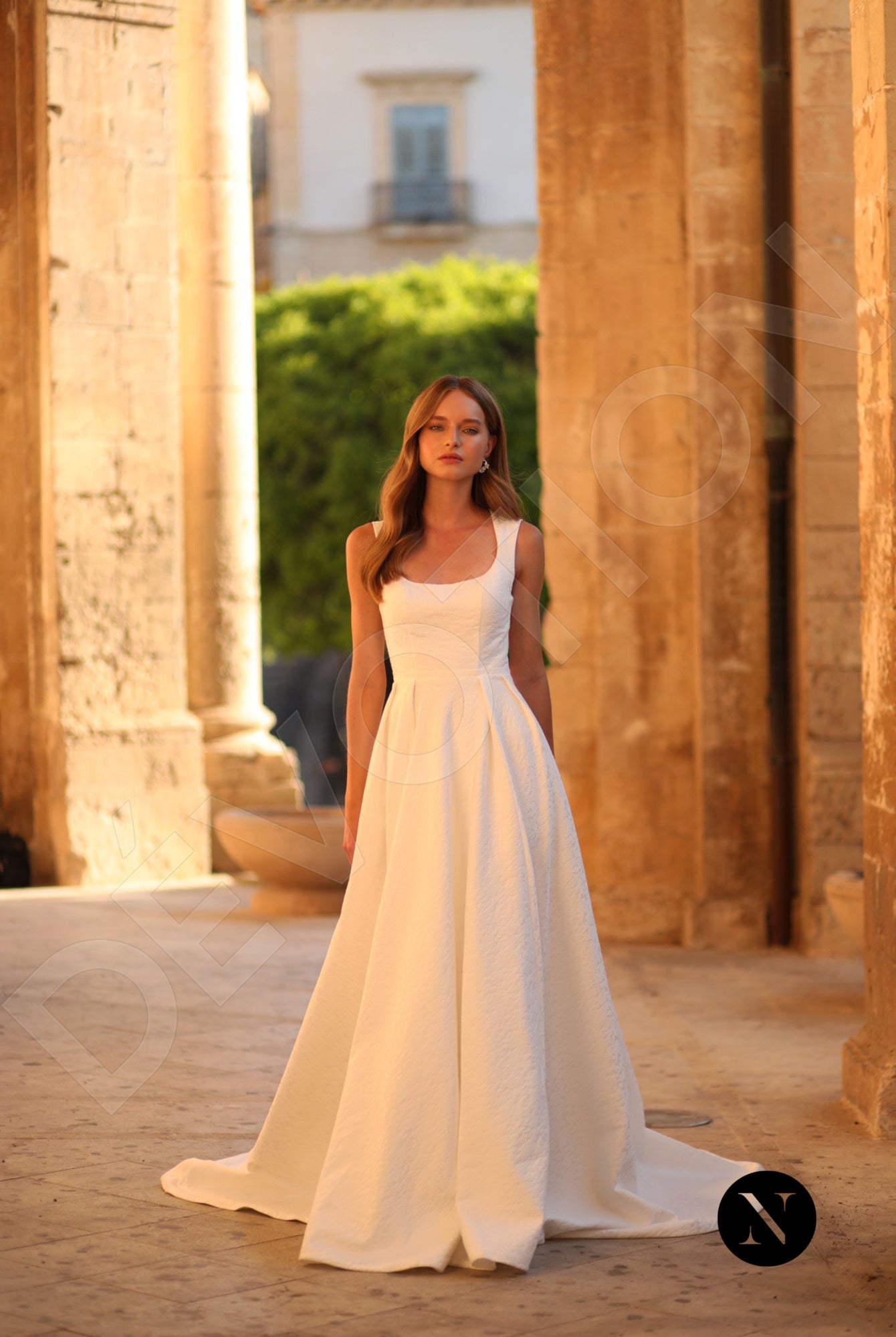 Tine A-line Scoop Ivory Wedding dress