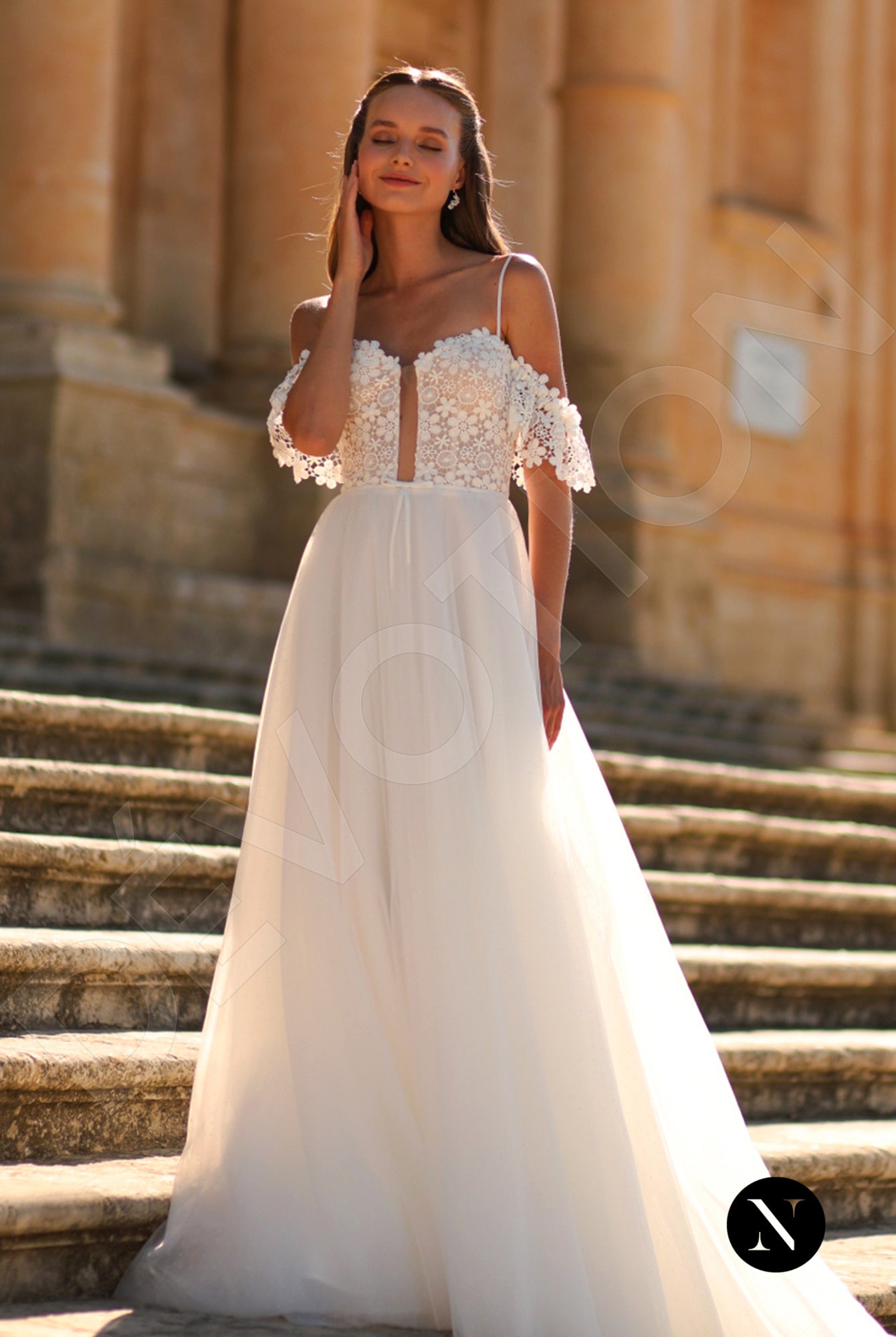 Lolla A-line Sweetheart Ivory Wedding dress Front