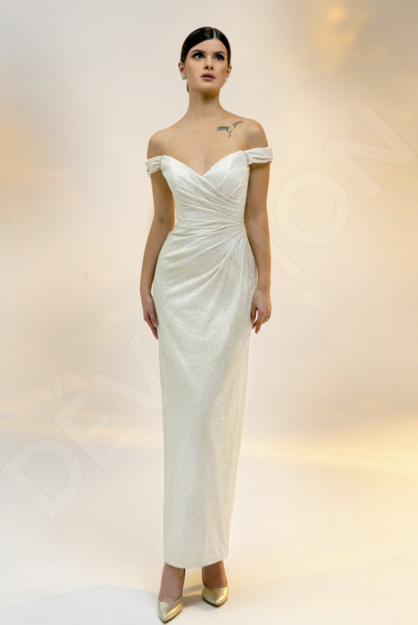 Jerina Sheath/Column Off-Shoulder/Drop Shoulders Silver Wedding dress