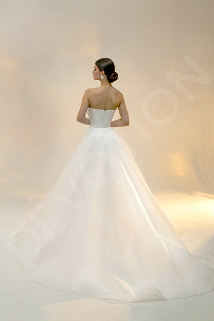 Greyla Sheath/Column Straight Across Light Ivory Wedding dress