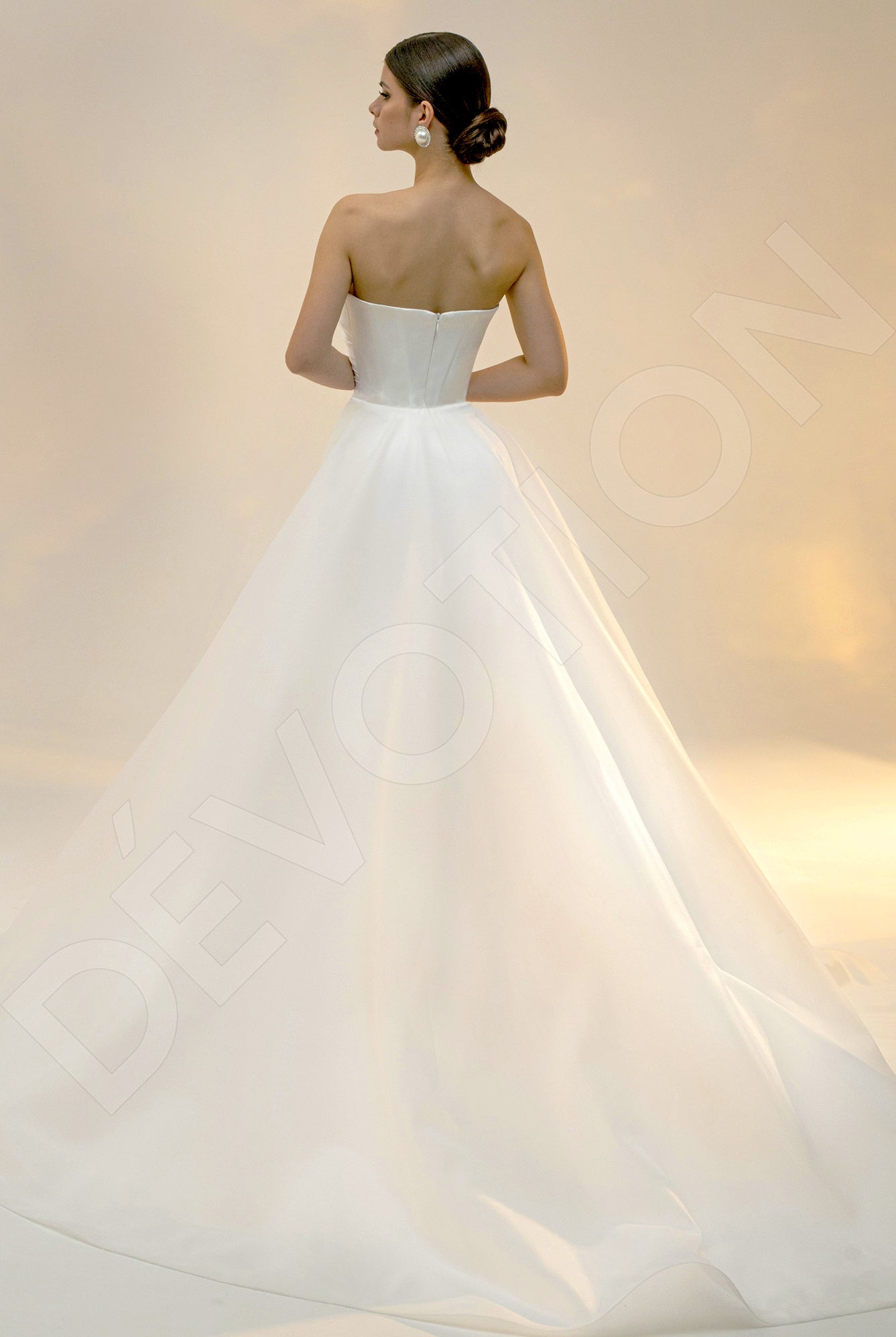 Greyla Sheath/Column Straight Across Light Ivory Wedding dress