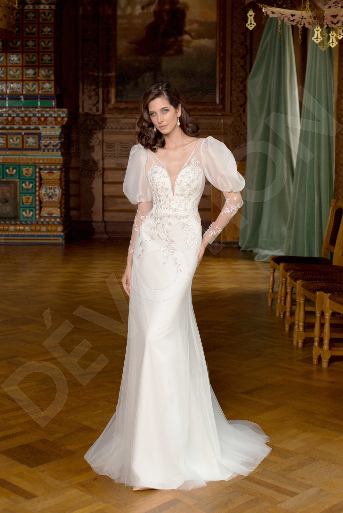 Maily Trumpet/Mermaid Deep V-Neck Off White Wedding dress