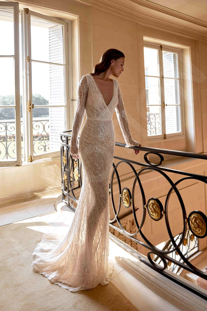 Muse Trumpet/Mermaid Deep V-neck Milk Wedding dress