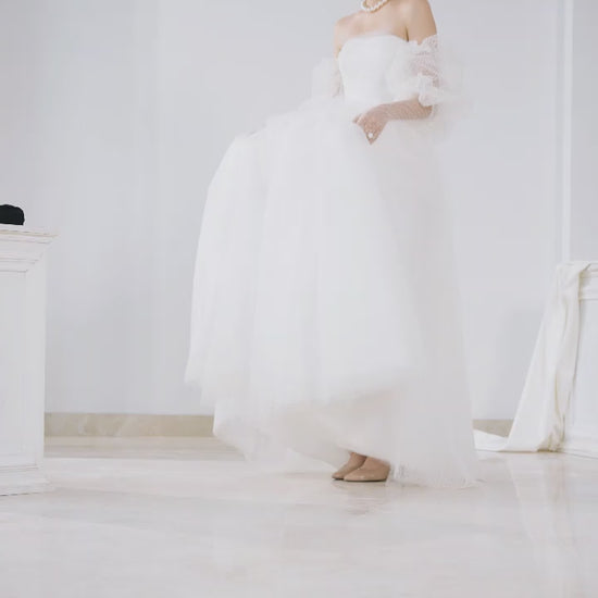 Sabrita A-line Straight across LightMilk Wedding dress