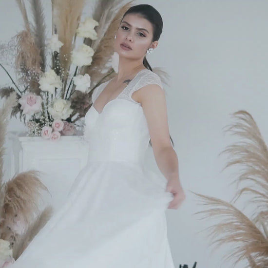 Vela A-line Sweetheart Ivory Wedding dress