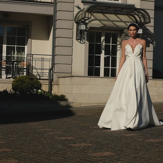 Mishel A-line Deep V-neck Milk Wedding dress