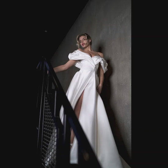 Audrey A-line Off-shoulder/Drop shoulders Ivory Wedding dress